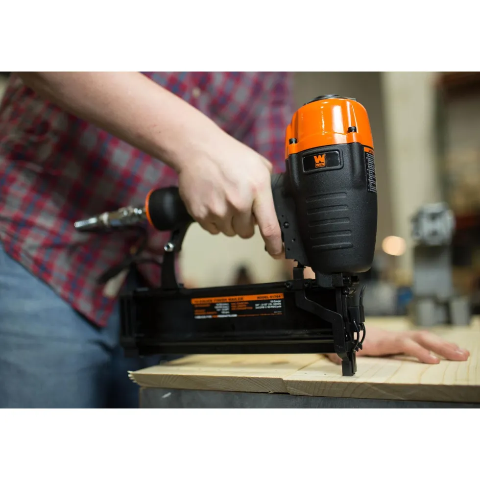 WEN 61764 16-Gauge Pneumatic Straight Finish Nailer with Carrying Case