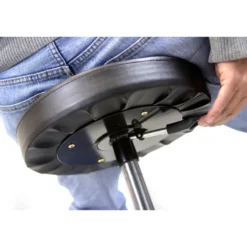 WEN 73012T 300-Pound Capacity Pneumatic Rolling Mechanic Stool