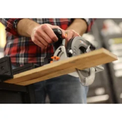 WEN 20625 20V Max 6.5-Inch Cordless Circular Saw with 4.0 Ah Lithium-Ion Battery and Charger